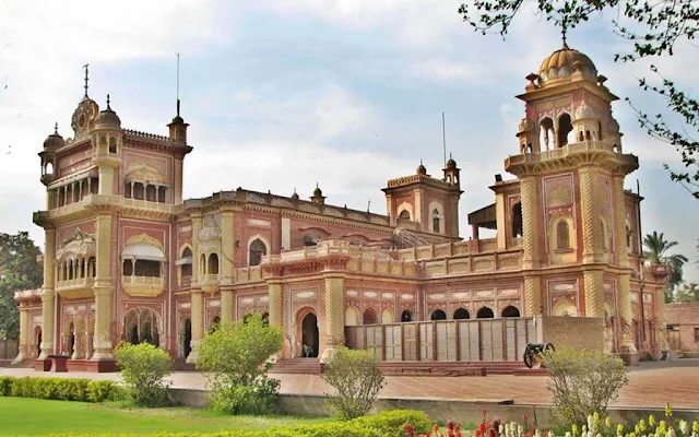 Explore the Rich History and Culture of Faiz Mahal in Khairpur, Sindh