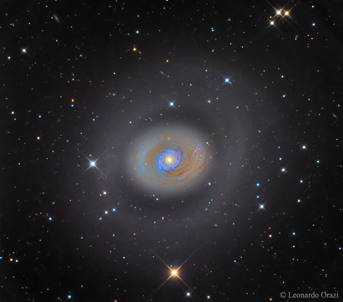  M94 - Galáxia starburst