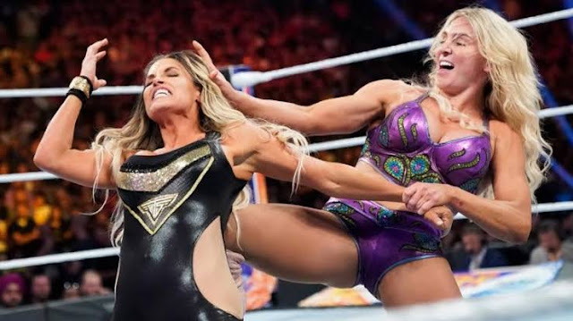 WWE SummerSlam: Charlotte Flair Vs. Trish Stratus