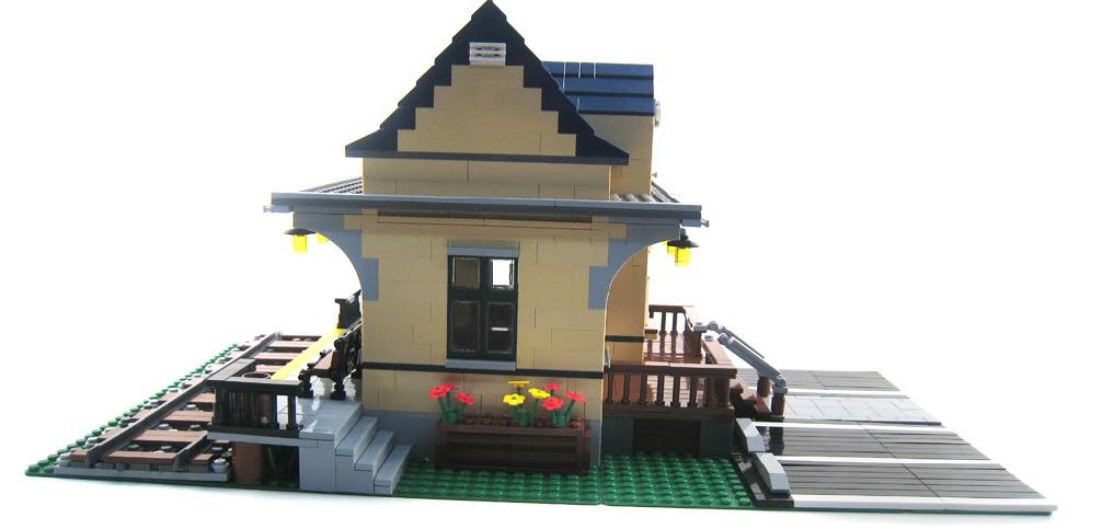 Lego Asia: Lego City Train Station amp; Train Signal box MOC