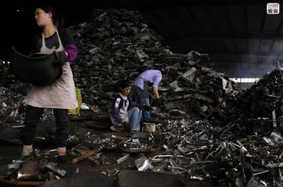 China’s Electronic Waste Hell Seen On www.coolpicturegallery.us
