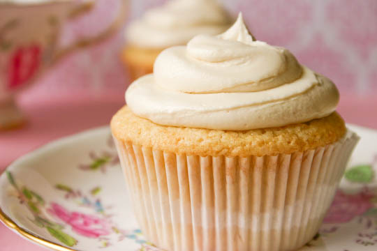Bowl make with Vanilla how frosting from scratch One Buttercream Cupcakes vanilla Vanilla Frosting buttercream : to