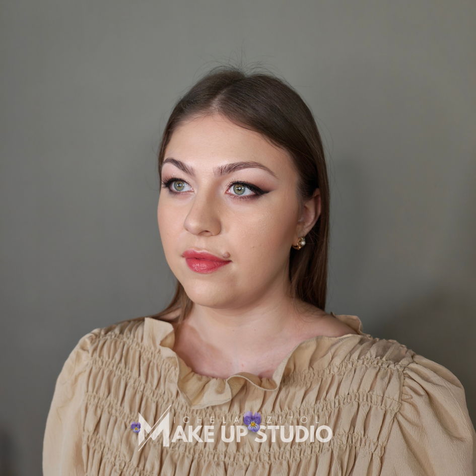 Michela Zitoli Make Up Artist - corsi di trucco professionale - imparare a truccarsi - truccatrice Modena