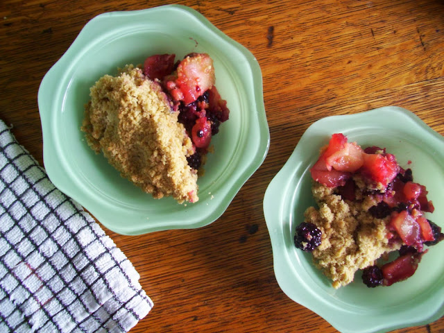 Apple and blackberry crumble recipe