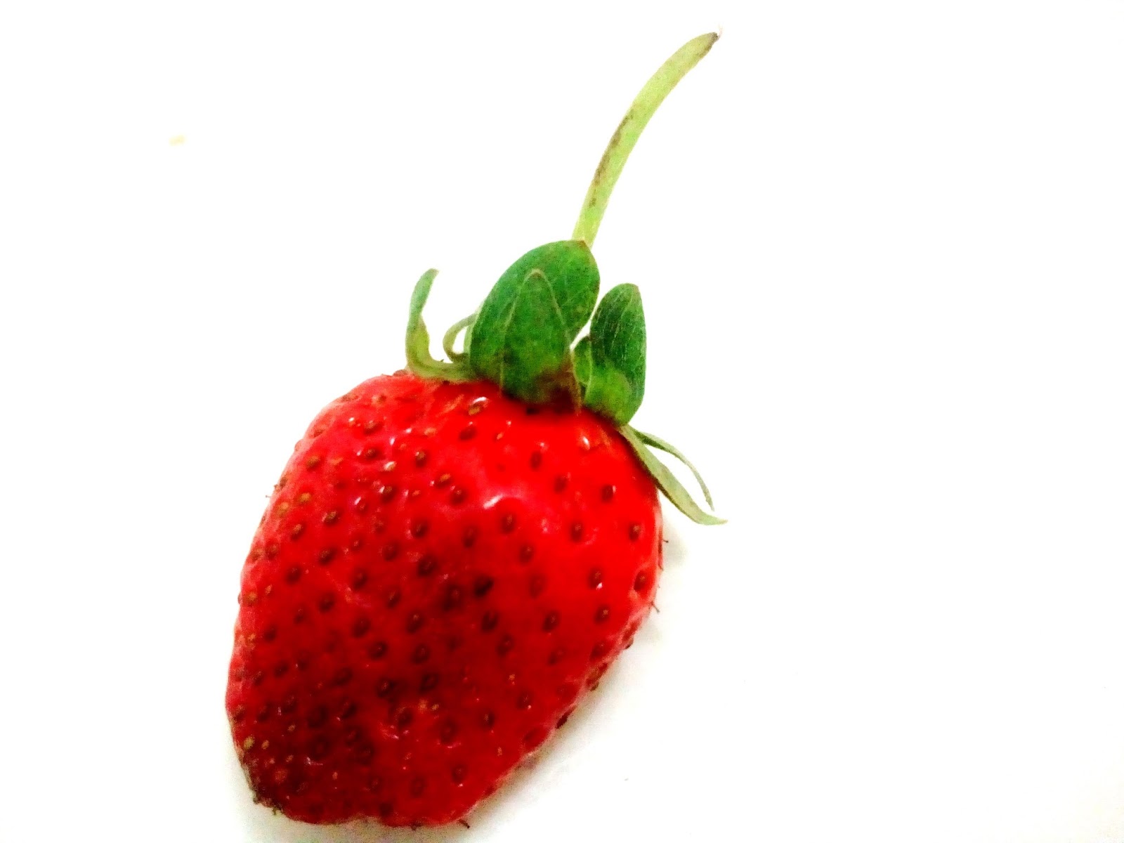 Wow Strawberry Enak Kalau Makan Buah Strawberry Sambil Nonton Film