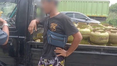 Diduga tabung gas elpiji 3 kg bersubsidi bersegel biru diganti warna putih untuk mengelabui LSM dan Wartawan 