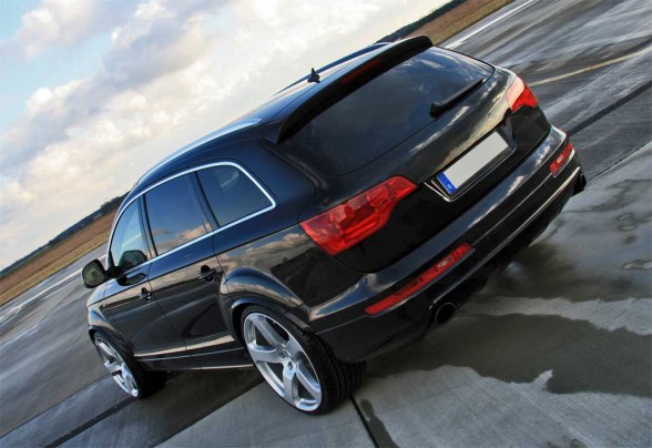 Audi Q7 AVUS 2009 - Rear Angle View