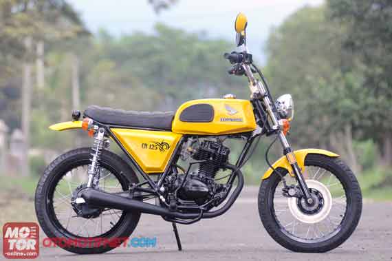 Foto Modifikasi Honda GL berkonsep Japs Style Klasik bentuk tangki custom dibuat model Honda Dream jok model tipis sasis bagian bawah buntut menyambung dari bagian as swing arm ke sub frame atas lampu depan variasi spion model bulat