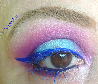 eye_makeup_look_bright_blue