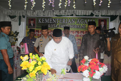 Walikota Tanjungbalai Kunjungi Stand Kemenag Tanjungbalai