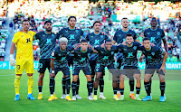 U. D. ALMERÍA. Temporada 2022-23. Fernando, Samu Costa, Srđan Babić, Íñigo Eguaras, Rodrigo Ely, Umar Sadiq. Ramazani, Robertone, Sergio Akieme, Arnau Puigmal, Kaiky. ELCHE C. F. 1 U. D. ALMERÍA 1 Lunes 22/08/2022, Campeonato de Liga de 1ª División, jornada 2. Elche, Alicante, estadio Manuel Martínez Valero: 23.361 espectadores. GOLES: 0-1: 23’, Umar Sadiq. 1-1: 30’, Álex Collado.