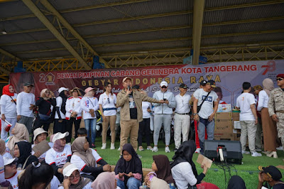 Ribuan Kader simpatisan Partai Gerindra penuhi Alun-alun Ahmad Yani Kota Tangerang           Rayakan HUT Kemerdekaan ke -78 DPC gerinda bagi bagi doorprize