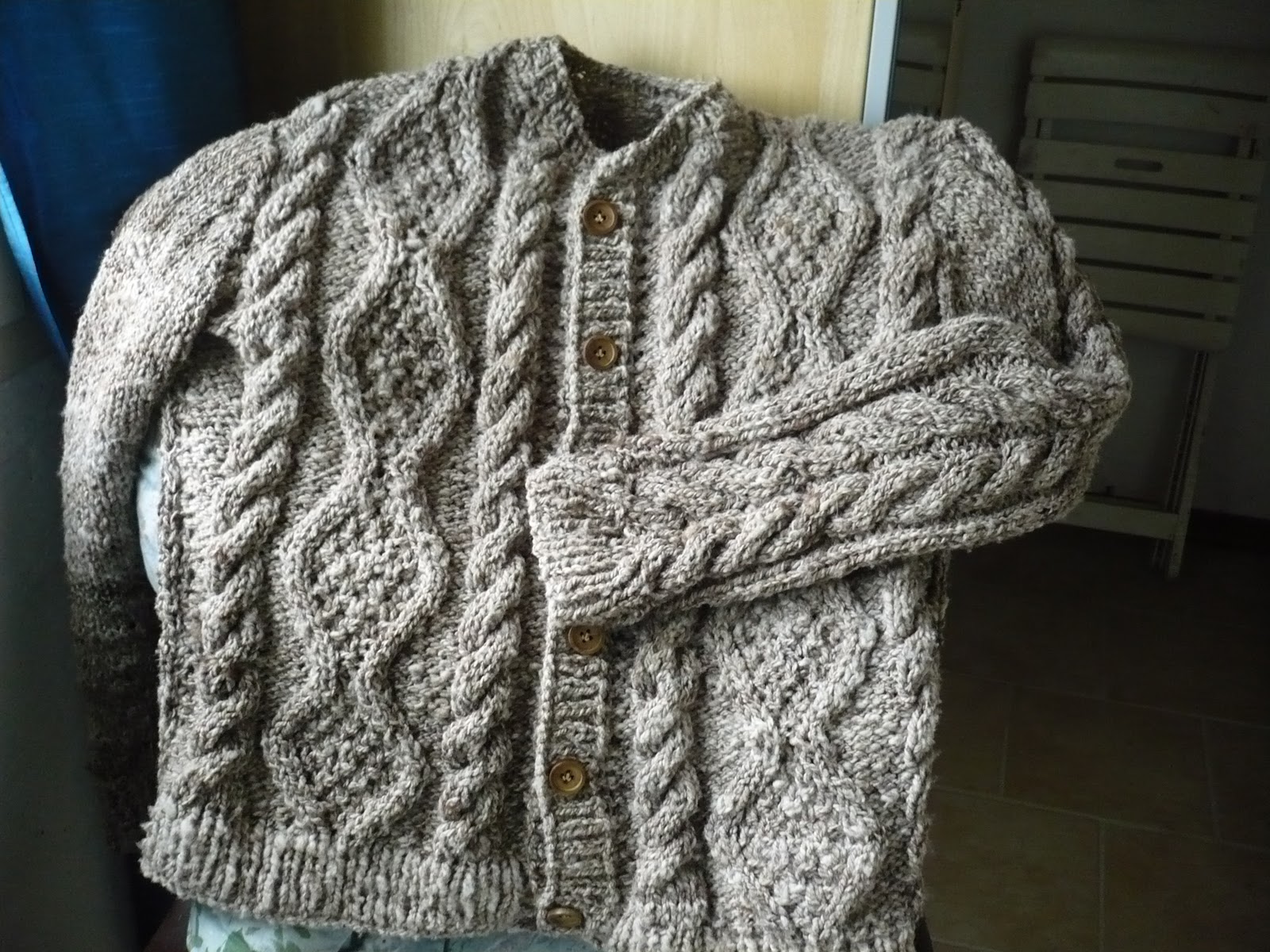 Questo ¨ il primo maglione fatto con la lana di Gaia prima tosatura