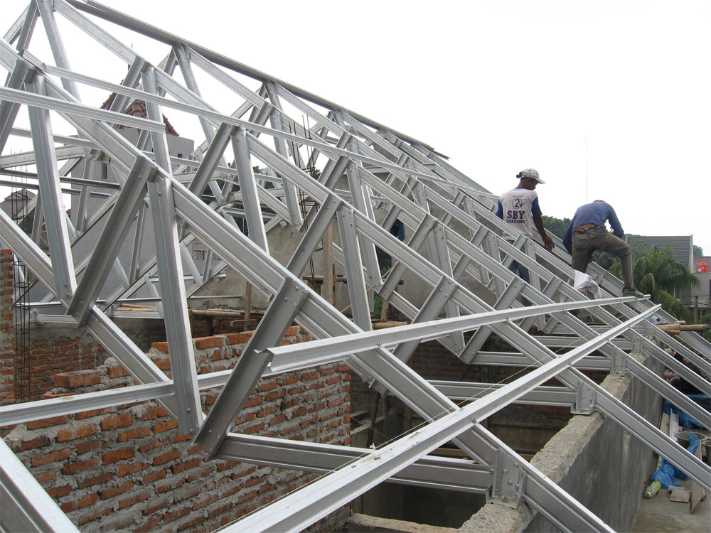 Grahacipta Estitama menyediakan Konstruksi Atap Baja Ringan dengan 