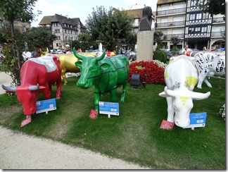 2015.09.09-019 Art Béko, la vache dans la ville et libres comme l'air
