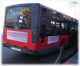 Fotografía de un bus-ateo