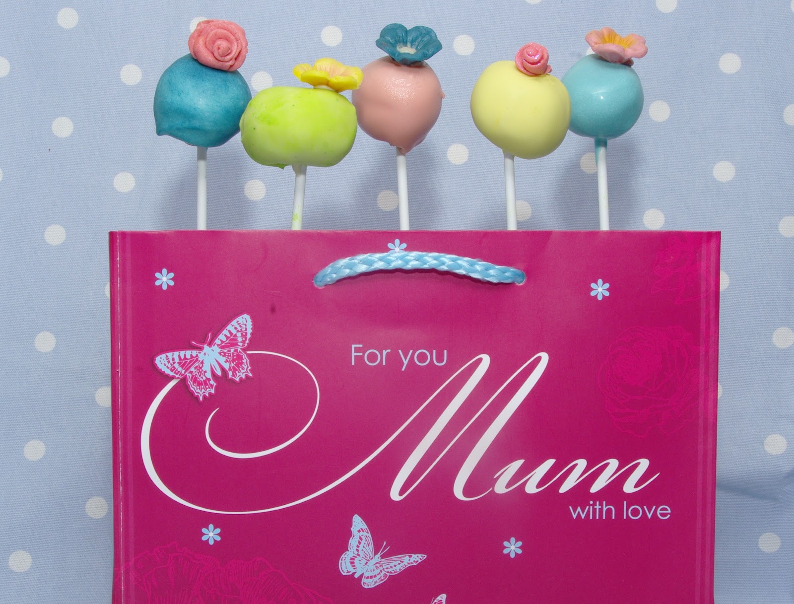 flower cake pops ideas What do you get a mum who has everything?