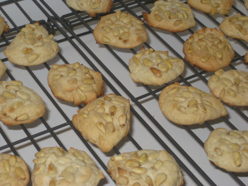 Pignoli nut cookies recipe