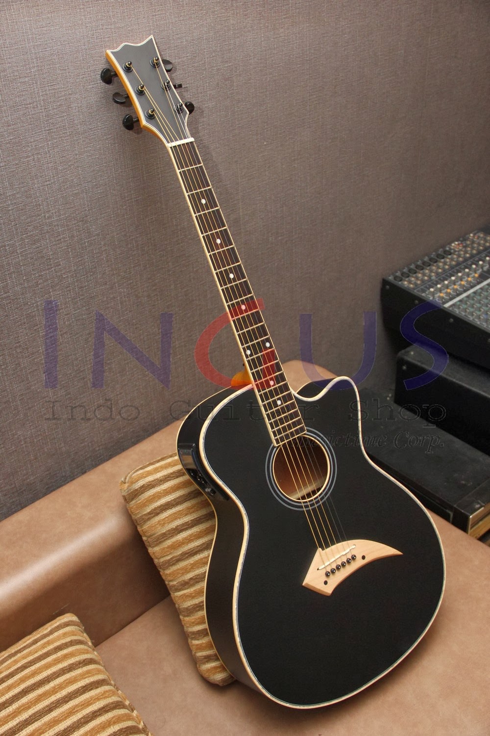 Jual Gitar: Gitar Custom No Merk