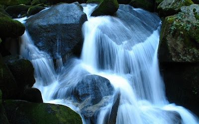 a waterfall,  pondless waterfall,waterfalls,waterfall screensaver,pictures of waterfalls, waterfalls pictures,waterfallwallpaper,