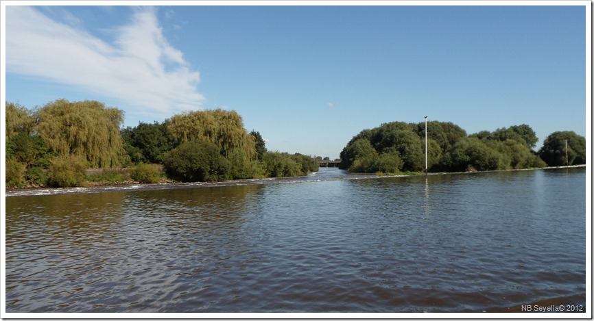 SAM_2684 Averham Weir