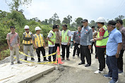 Gubernur Mahyeldi Tinjau Pengerjaan Jalan Provinsi Sepanjang 5,9 Km di Mentawai