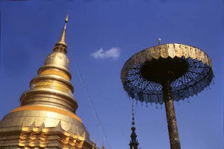 งานพิเศษ, ท่องเที่ยวลำพูน, รายได้เสริม, วัดพระธาตุหริภูญชัยวรมหาวิหาร