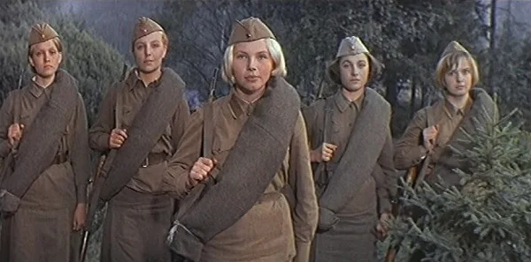 En iyi Sovyet filmleri: Sakindi Oranın Şafakları (1972)