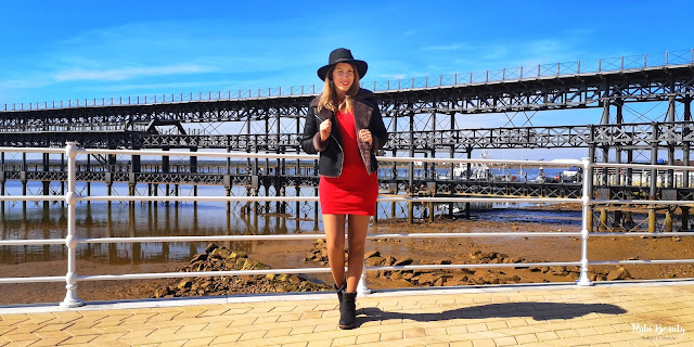 outfit combinar un vestido rojo zara