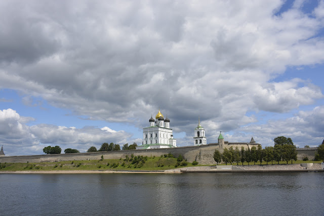 Вид на Псковский Кремль.