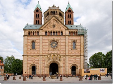 800px-Speyer---Cathedral---West-View---(Gentry)