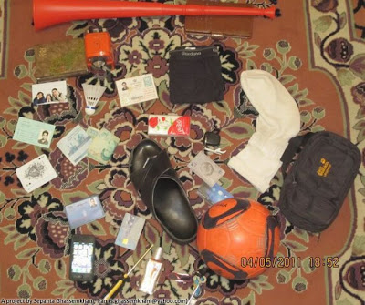 Things That Iranian People Carry Inside Bags Seen On www.coolpicturegallery.us