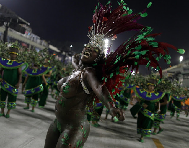 Rio Festival topless babes