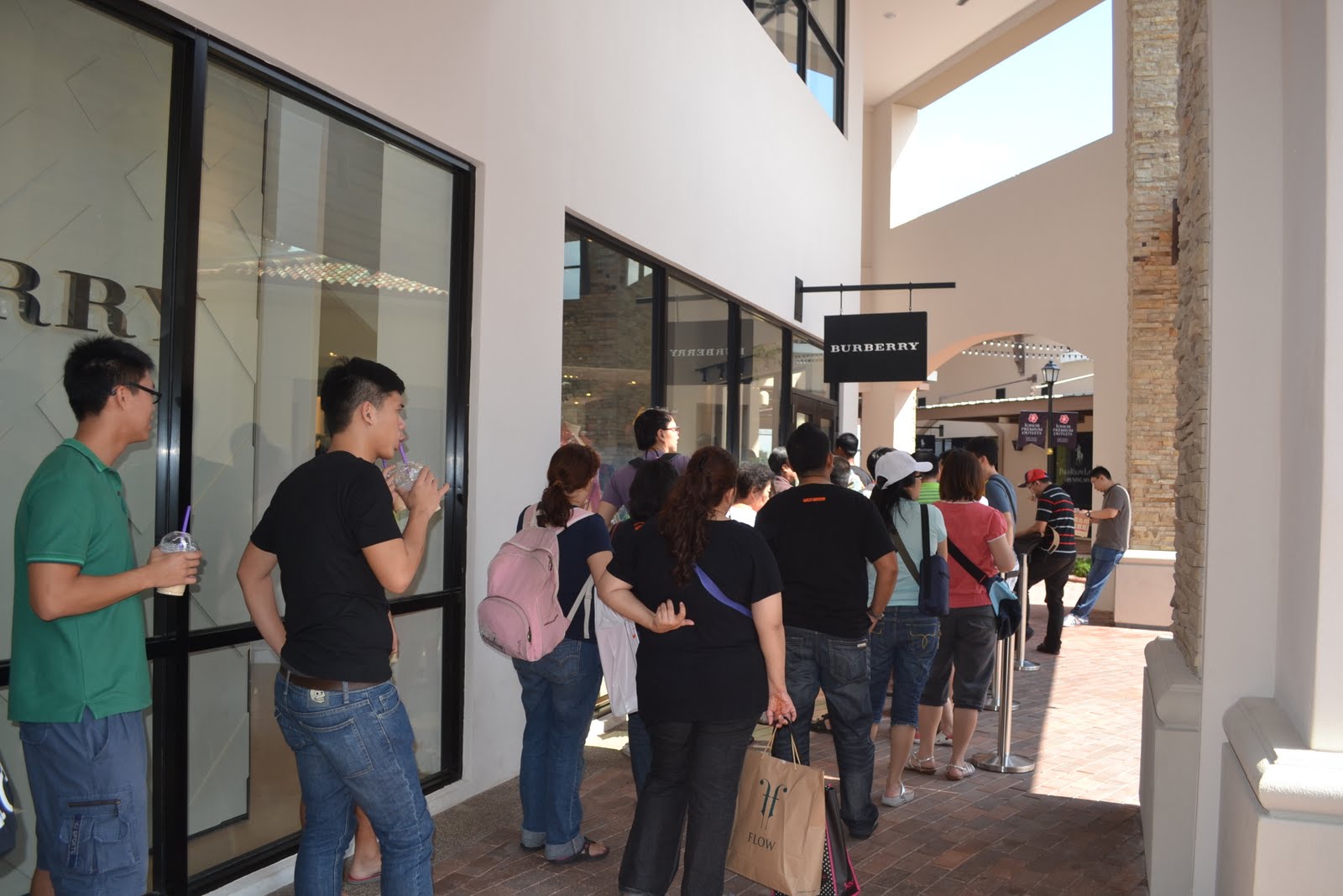 Malaysia Johor  Premium  Outlet  Shopping Review  Burberry 