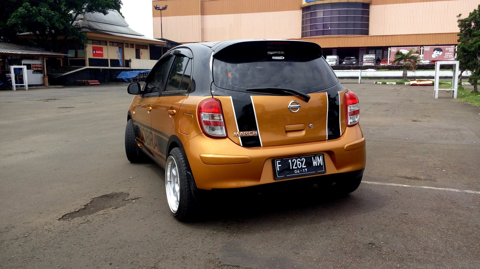 Dijual Replika Mini Cooper Nissan MARCH 2012 Istimewa VR R17