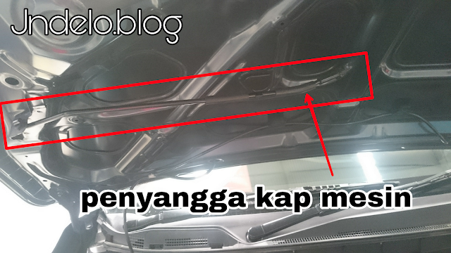 Cara membuka kap mesin mobil dengan benar