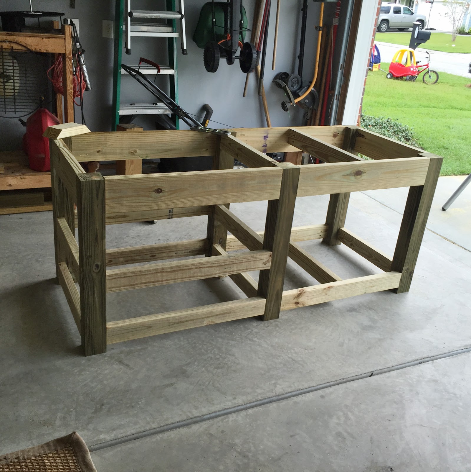 The Lowcountry Lady: Big Green Egg: Concrete Top Table Plans