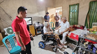 Menderita Lumpuh, Rachmat Hidayat Datang Bawakan Bantuan Kursi Roda Elektrik