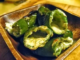 Roasted Hatch Chile & Garlic Cream Cheese Stuffed Jalapenos | www.therisingspoon.com