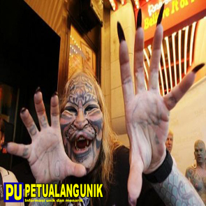 Dennis Si Kucing Jadi - Jadian Tewas Bunuh Diri [ www.BlogApaAja.com ]