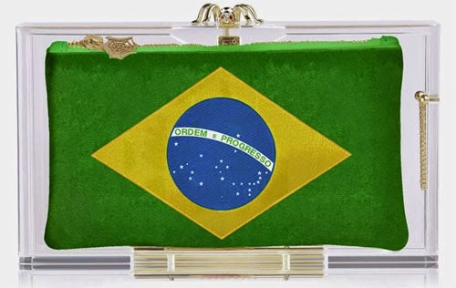 clutch Brasil bandeira Charlotte Olympia para a Copa do Mundo