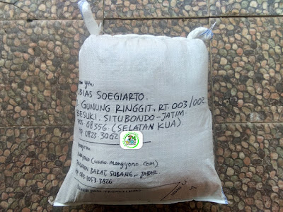 Benih padi yang dibeli   TUBIAS SOEGIARTO Situbondo, Jatim.  (Setelah packing karung ). 