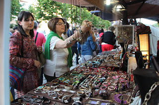 El mercado medieval lleva a miles de personas a las fiestas de Arteagabeitia Zuazo