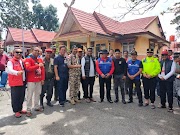 Kunjugan Gubernur Riau ke lokasi banjir di Kabupaten Pelalawan
