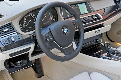 2010 Kia Cadenza Interior