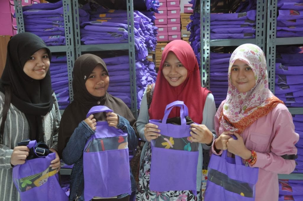  KERAJINAN  LIMBAH TEKSTIL MORDIVA Tas  Handmade dari  Bogor 