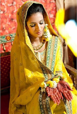 Mehndi Dress 2013 Photos Pictures Pics Images