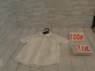 中古品　子供服　１００ｃｍ　ホワイト　半袖シャツ　１１０円