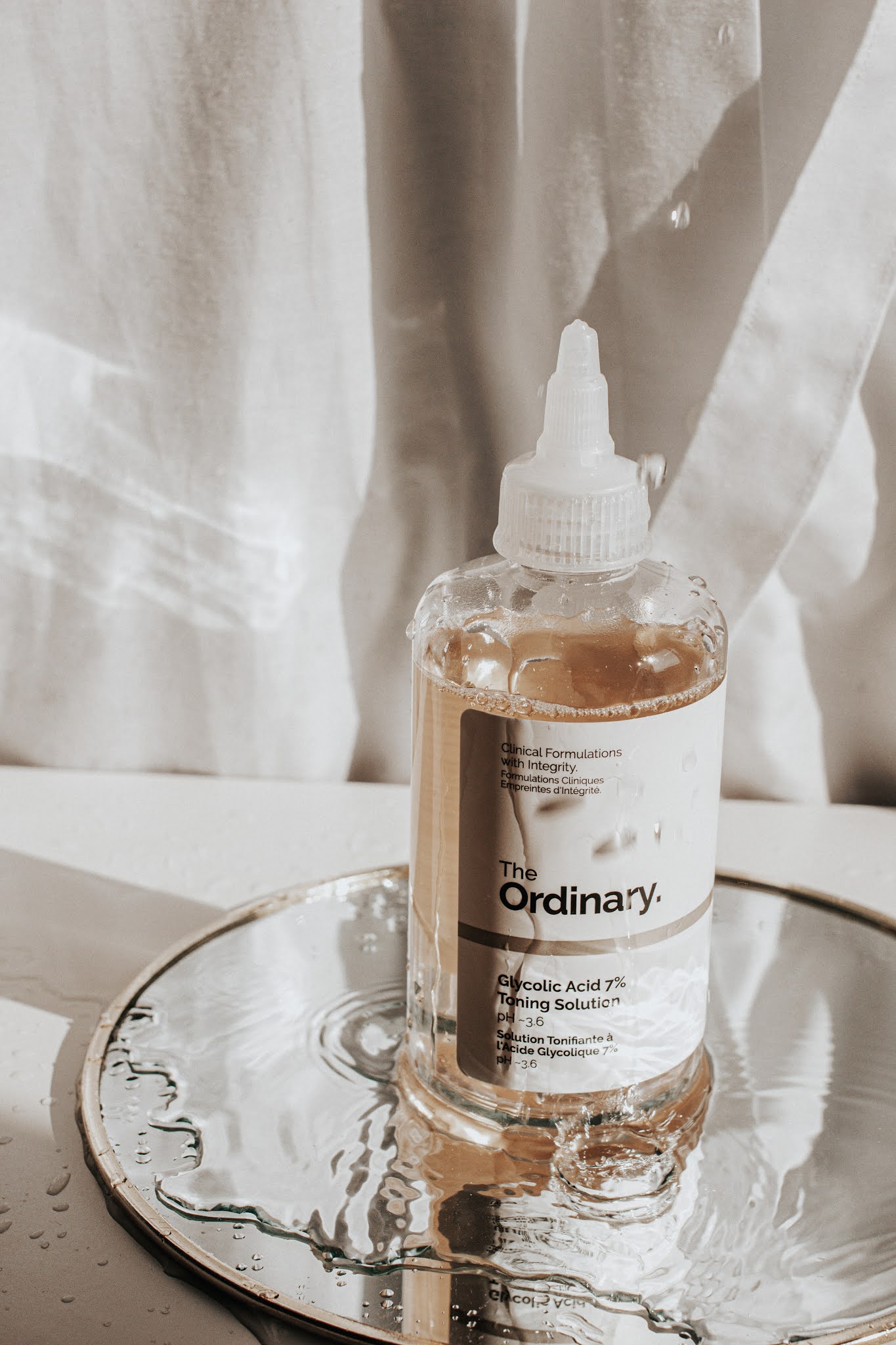 The Ordinary glycolic acid 7% toning solution tonik peelingujący z 7% kwasem glikolowym