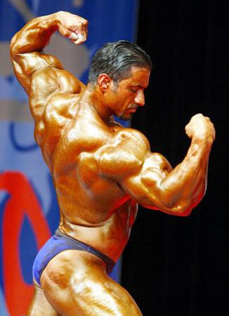 Arab Bodybuilders Flexing and Posing